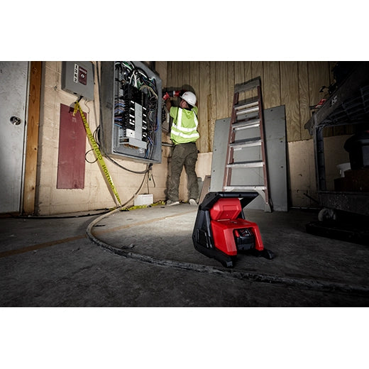 Milwaukee M18™ ROVER™ Dual Power Flood Light